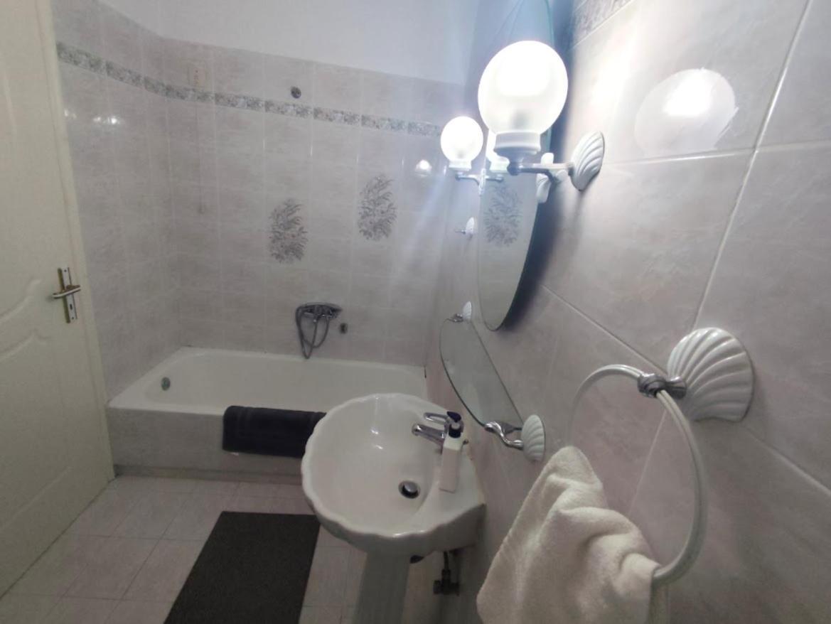 Mando Patrasso - Classical Apartment In The Center Of Patras With Free Parking Kültér fotó